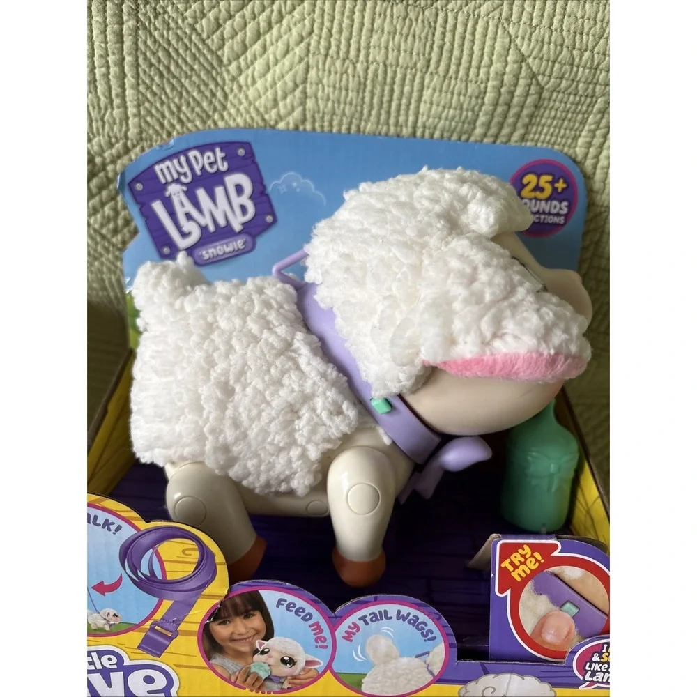LittleLivePets My Pet Lamb Snowie Interactive Toy Lamb Walks Feeds Wags Tail 25+